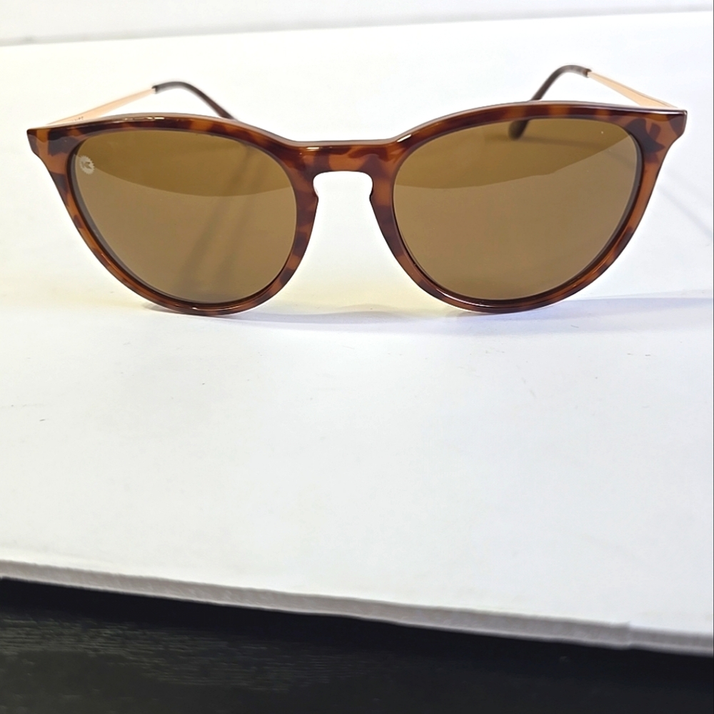 Ladies Mary Jane Knockaround Sunglasses Tortoise Frame Gold Trim Great Condition